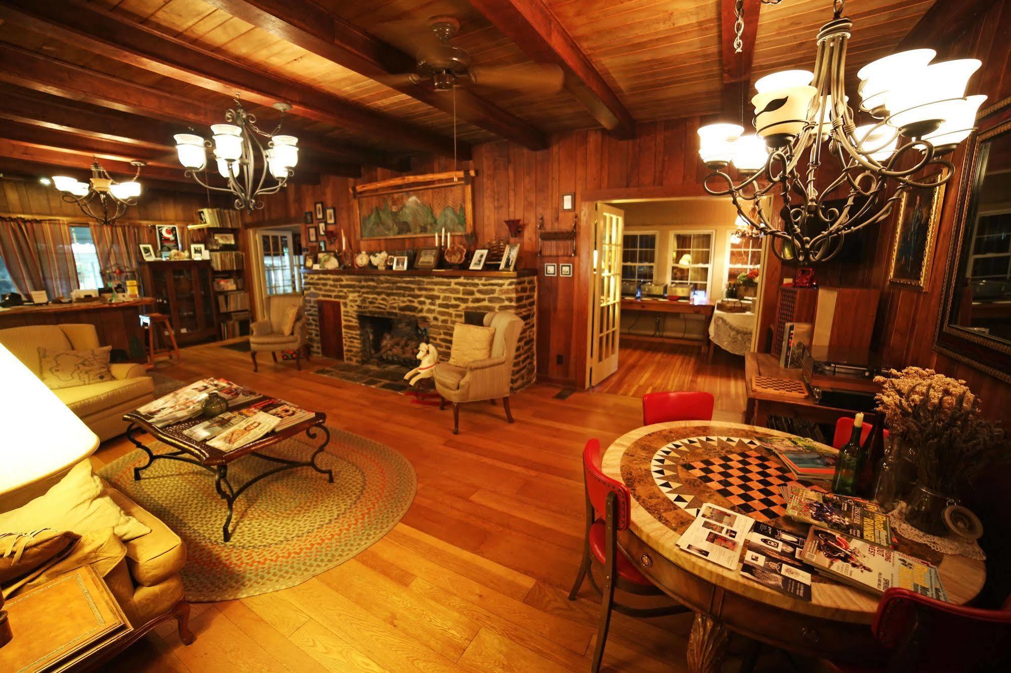 Grandview Lodge Уэйнсвилл Экстерьер фото